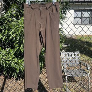 Alo Yoga Mens Pants Day And Night Pant Tailored Fit Brown Size 34 X 35